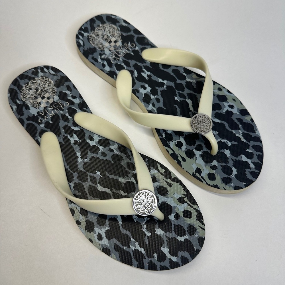Vince Camuto Blue Leopard Print Flip Flops Silver Crest Medallion Sandals